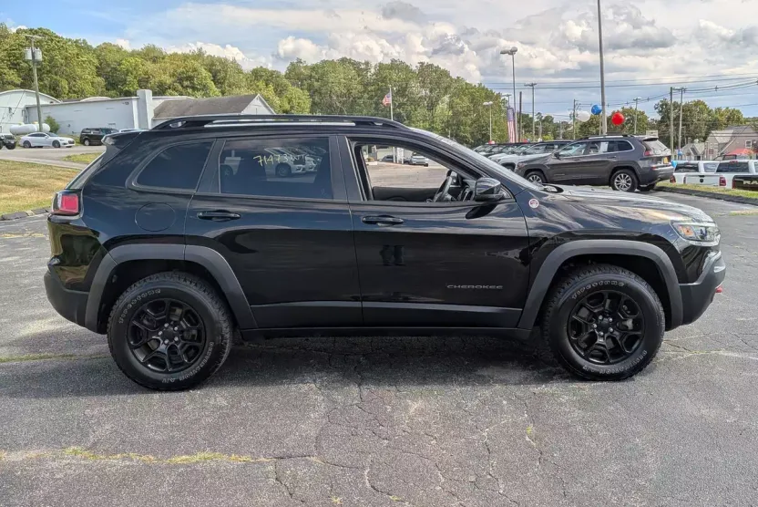 2022 Jeep Cherokee Trailhawk photo 1