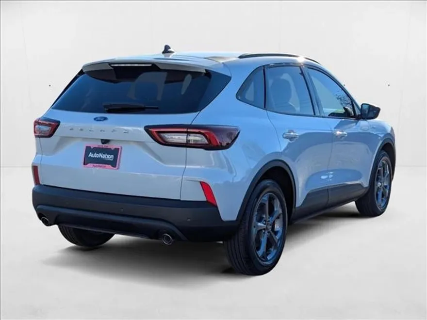 2025 Ford Escape ST-Line photo 1