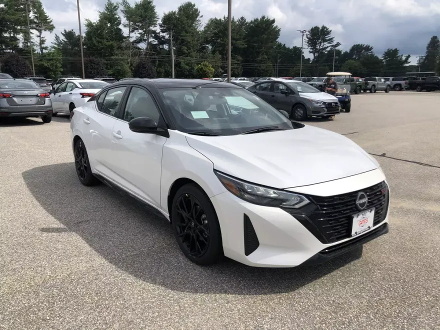 2025 Nissan Sentra SR photo 1