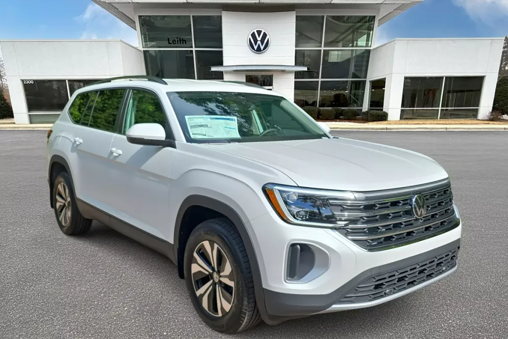2026 Volkswagen Atlas SE photo 1