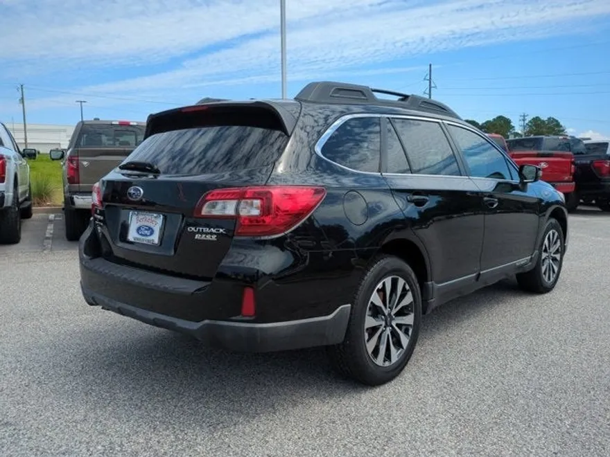 2015 Subaru Outback 2.5i Limited photo 1