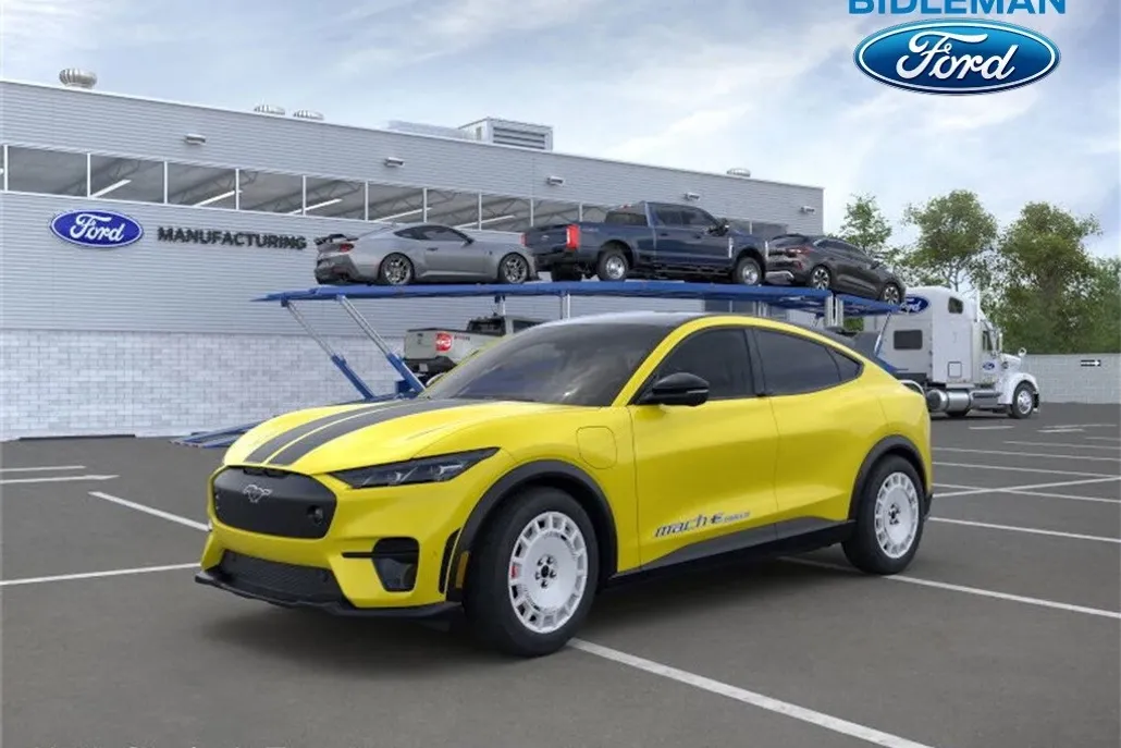 2025 Ford Mustang Mach-E GT photo 1