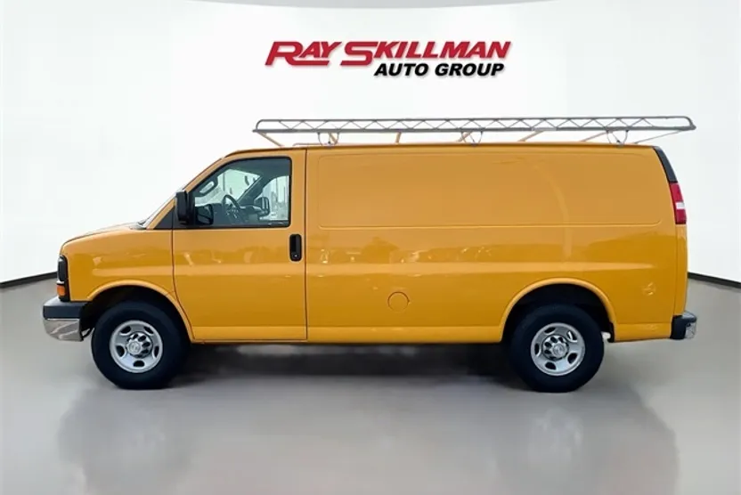 2016 Chevrolet Express 3500 Work Van photo 1