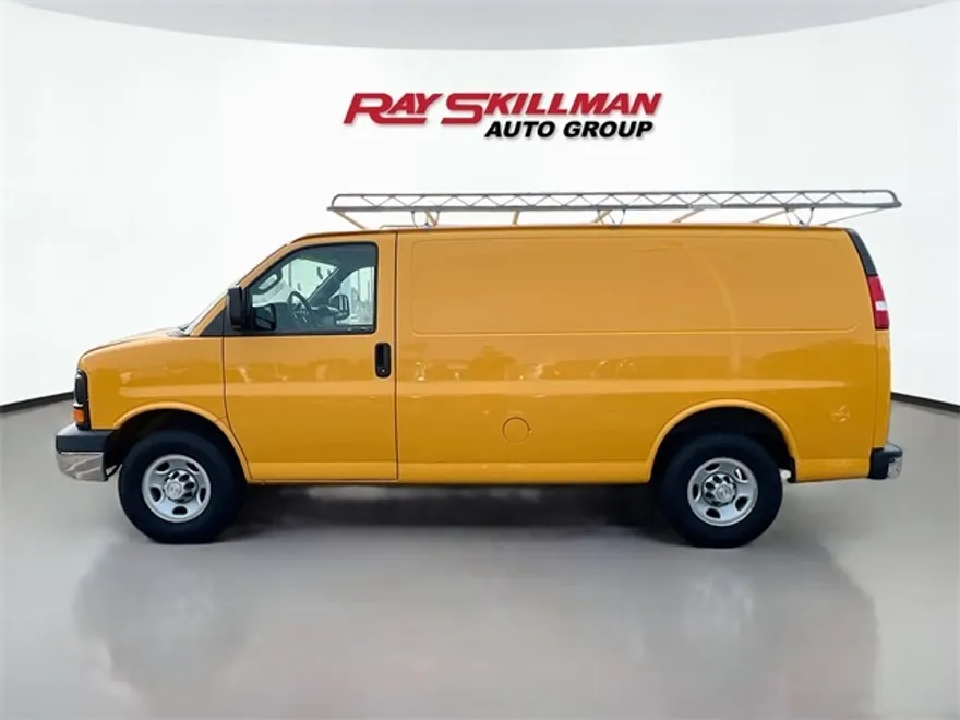 2016 Chevrolet Express 3500 Work Van photo 1
