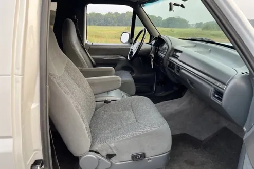 1992 Ford Bronco photo 3