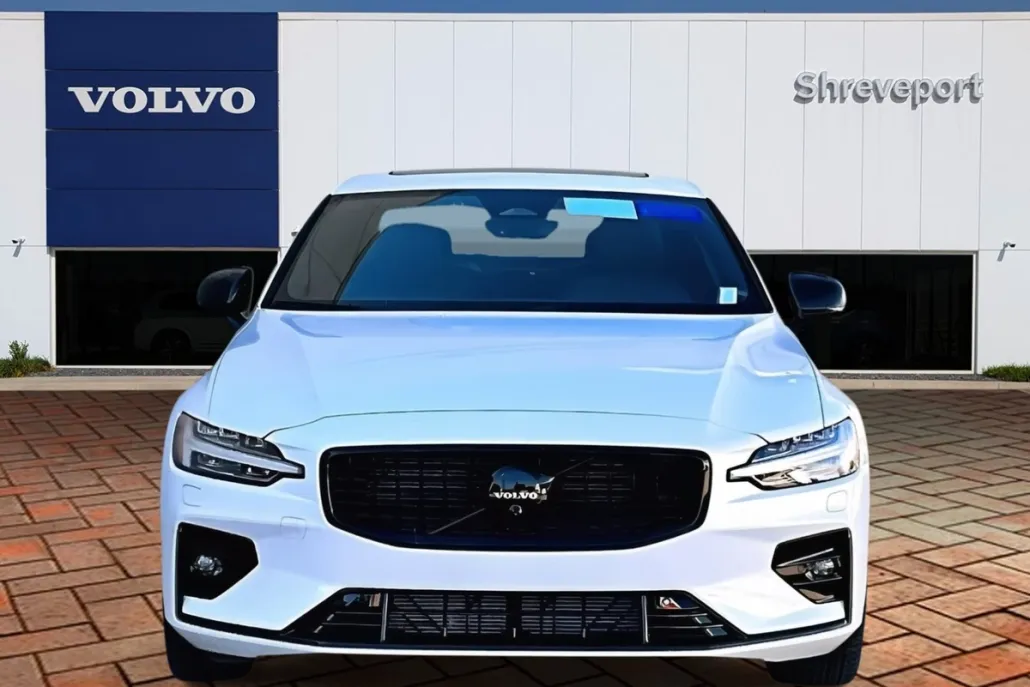 2024 Volvo S60 B5 AWD Plus Black Edition photo 1