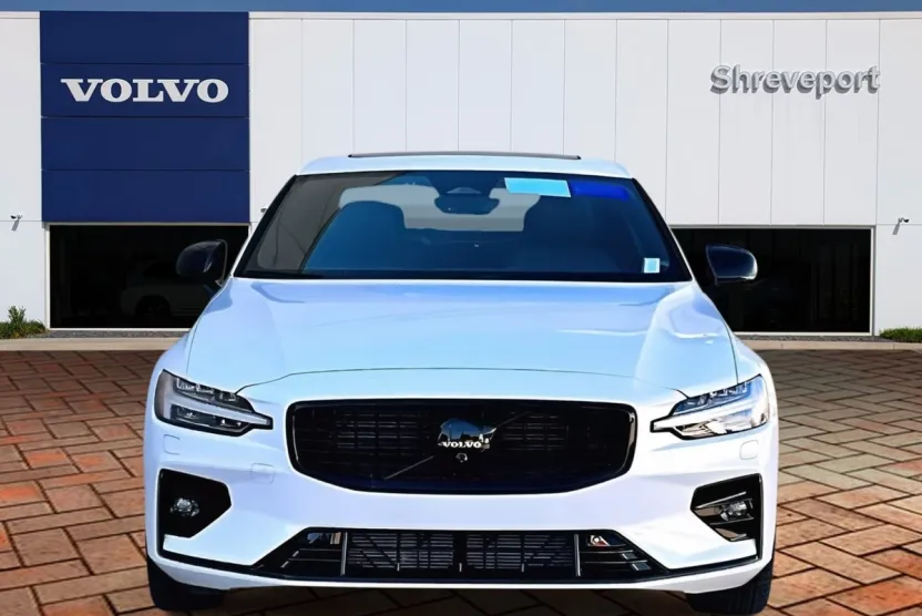 2024 Volvo S60 B5 AWD Plus Black Edition photo 1
