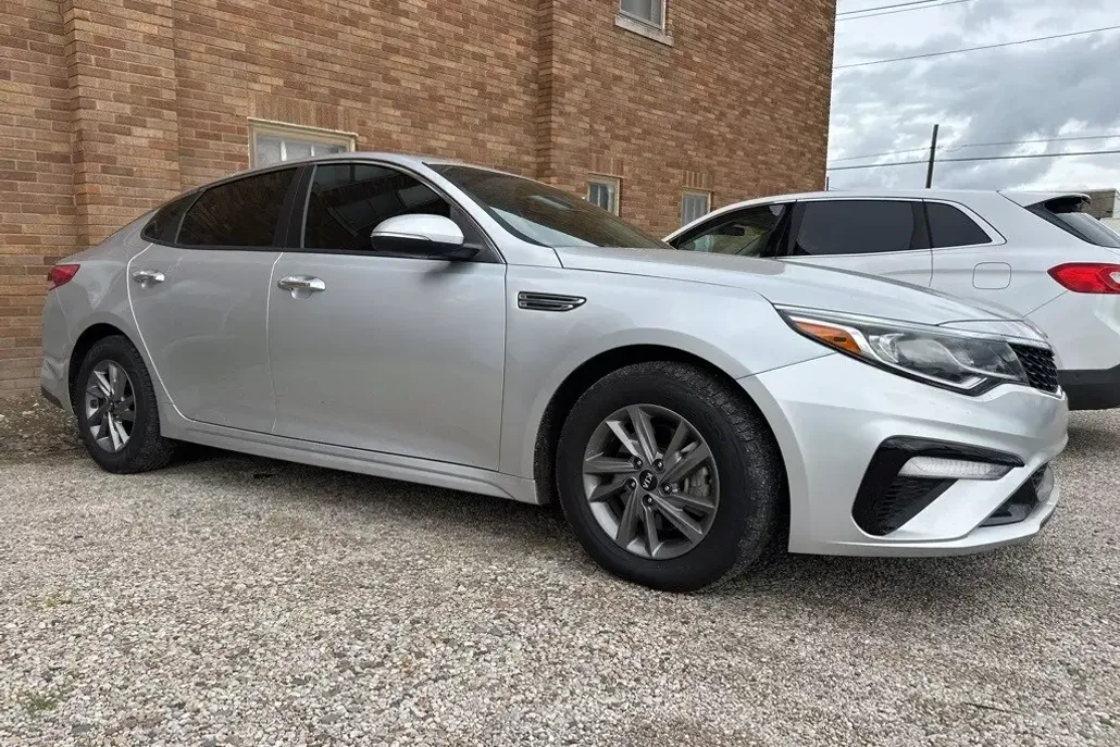 2020 Kia Optima LX photo 1