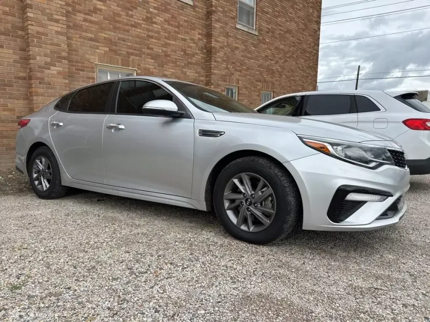 2020 Kia Optima LX photo 1