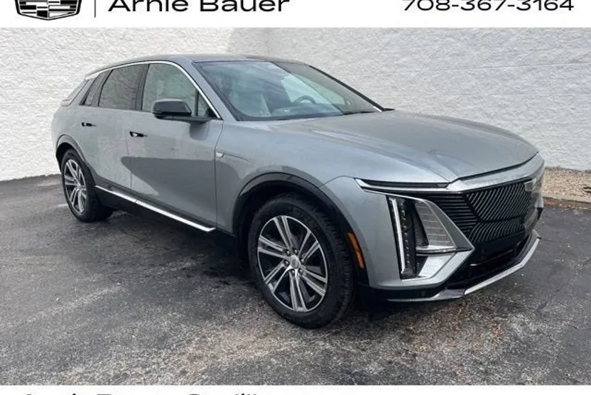 2024 Cadillac Lyriq Luxury photo 1