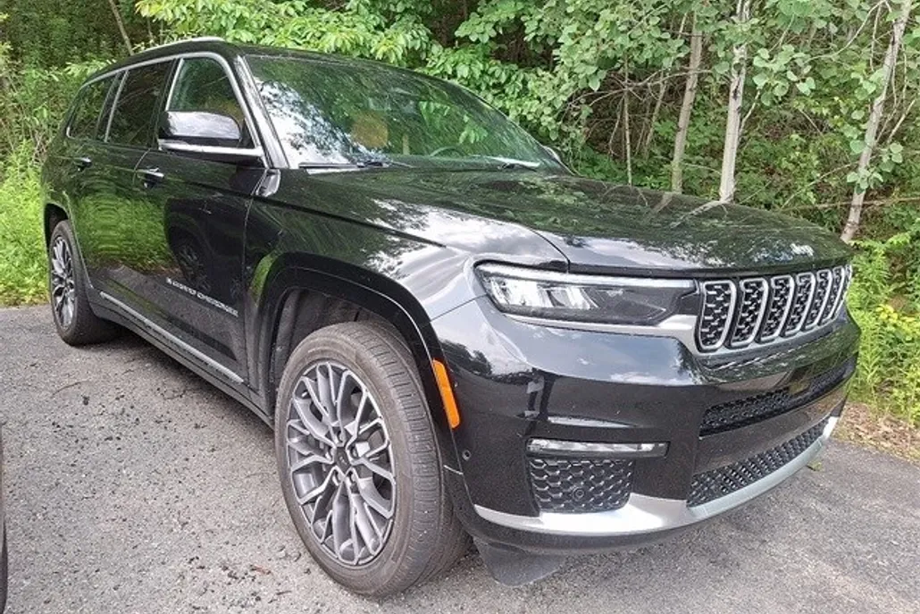 2022 Jeep Grand Cherokee L Summit Reserve photo 1