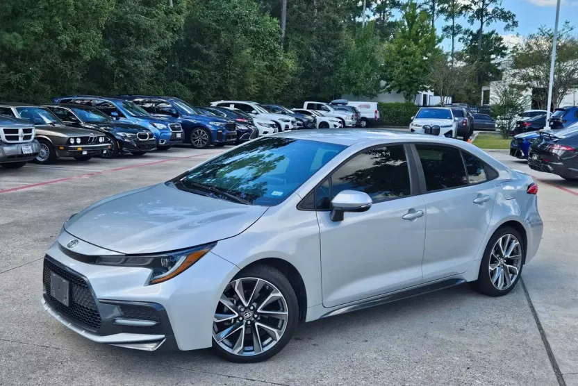 2021 Toyota Corolla SE photo 1