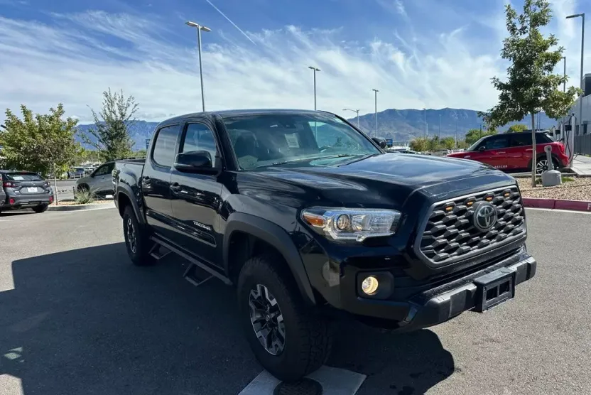 2021 Toyota Tacoma TRD Off-Road photo 1