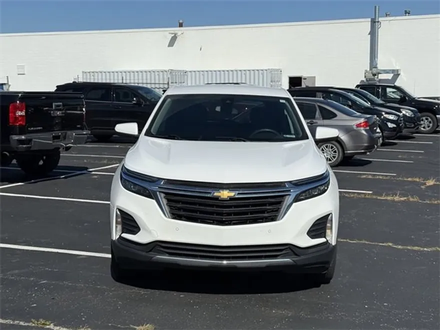 2022 Chevrolet Equinox LT photo 1