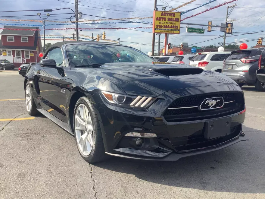2015 Ford Mustang GT Premium Convertible photo 1