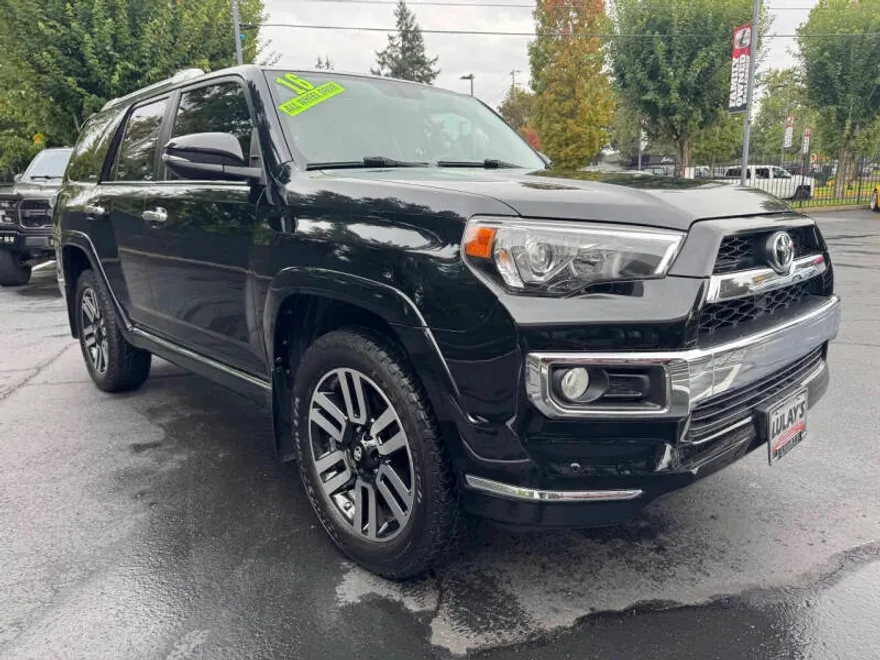 2016 Toyota 4Runner Limited photo 1