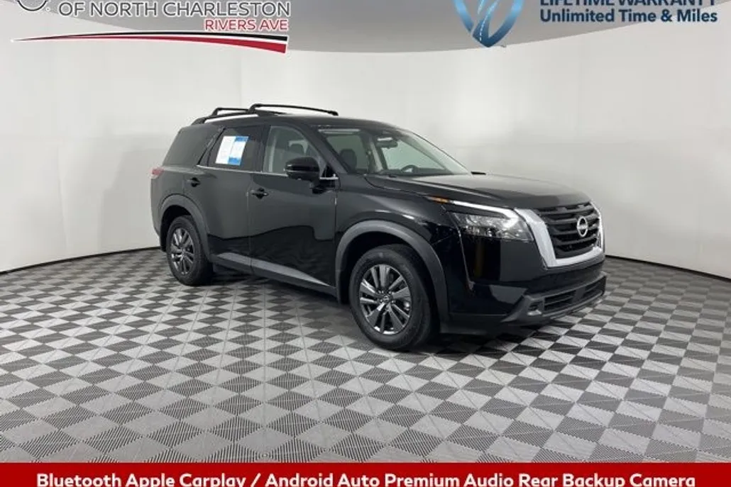 2024 Nissan Pathfinder SV photo 1