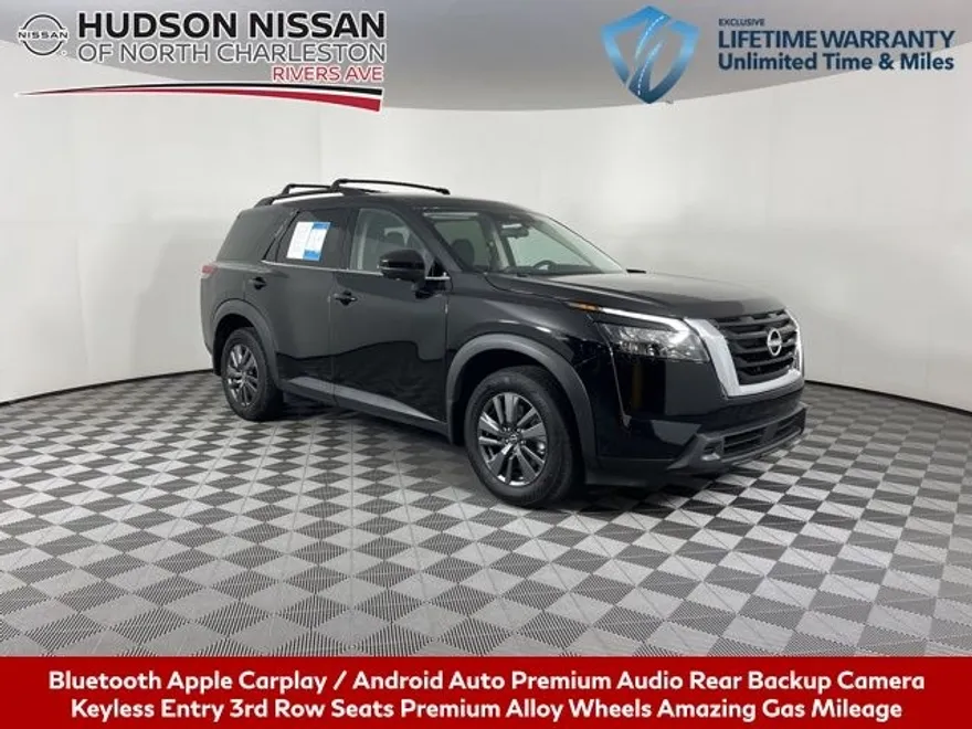 2024 Nissan Pathfinder SV photo 1