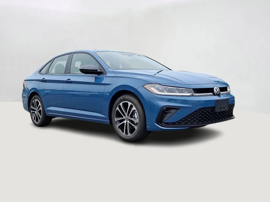 2025 Volkswagen Jetta Sport photo 1