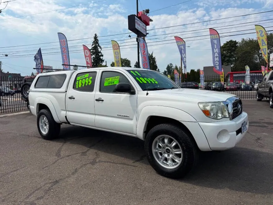 2011 Toyota Tacoma PreRunner V6 photo 1