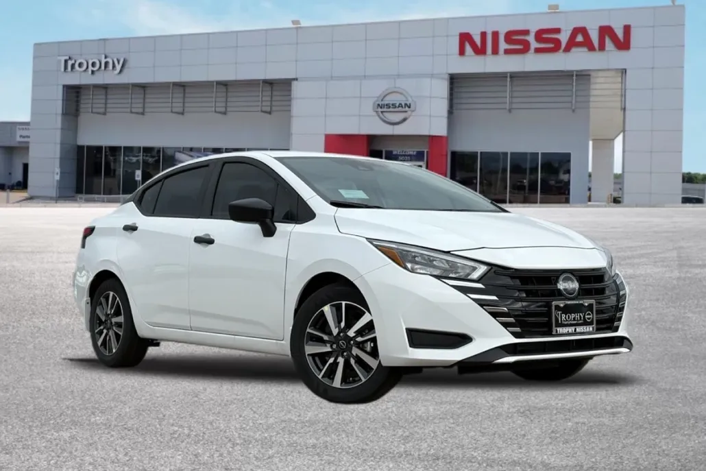 2025 Nissan Versa 1.6 S photo 1