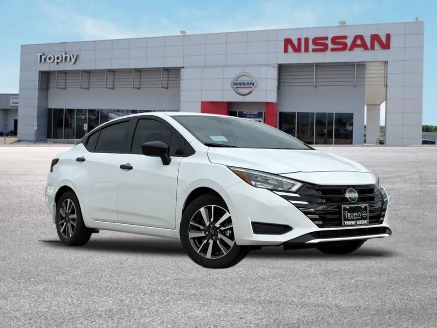2025 Nissan Versa 1.6 S photo 1