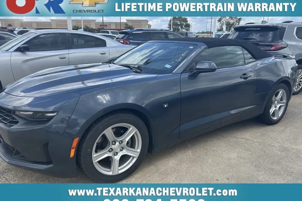 2023 Chevrolet Camaro 1LT photo 1