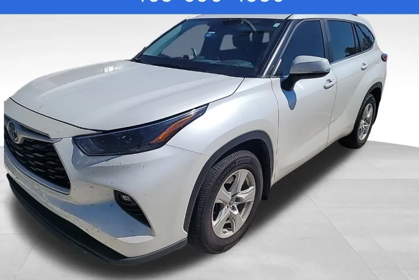 2023 Toyota Highlander Hybrid LE photo 1