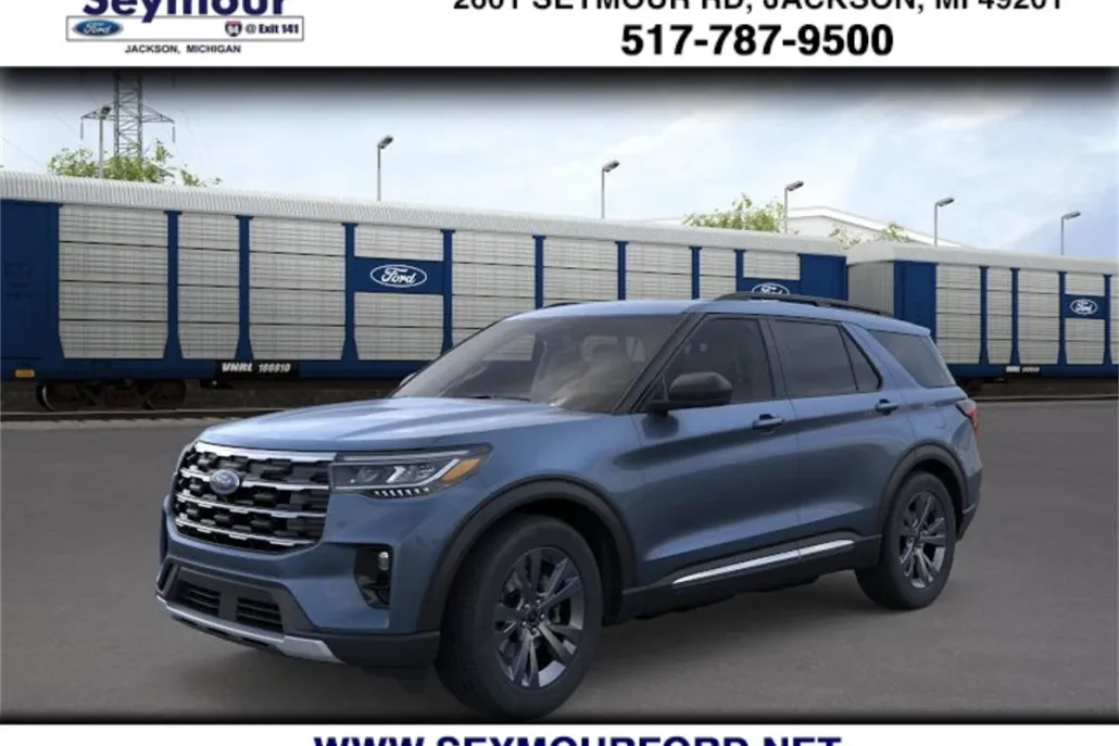 2025 Ford Explorer photo 1