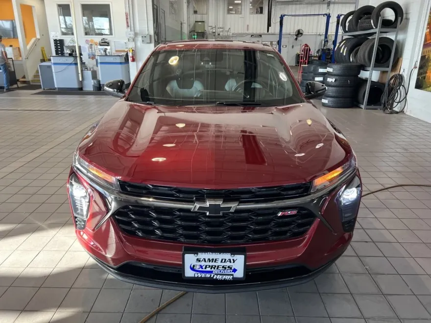2025 Chevrolet Trax photo 1