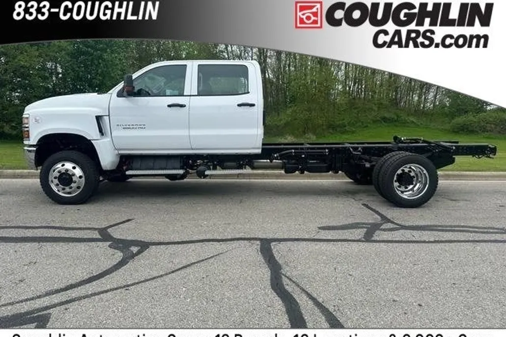 2024 Chevrolet Silverado 5500HD Work Truck photo 1