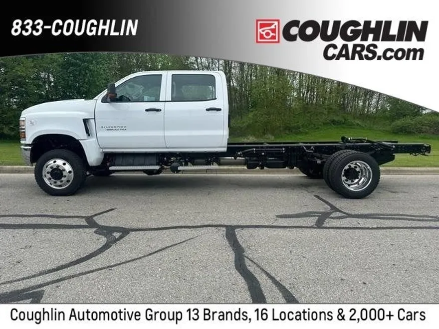 2024 Chevrolet Silverado 5500HD Work Truck photo 1