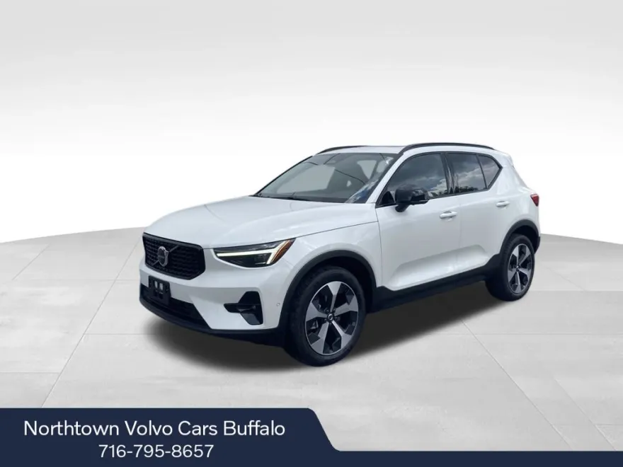 2026 Volvo XC40 Plus photo 1