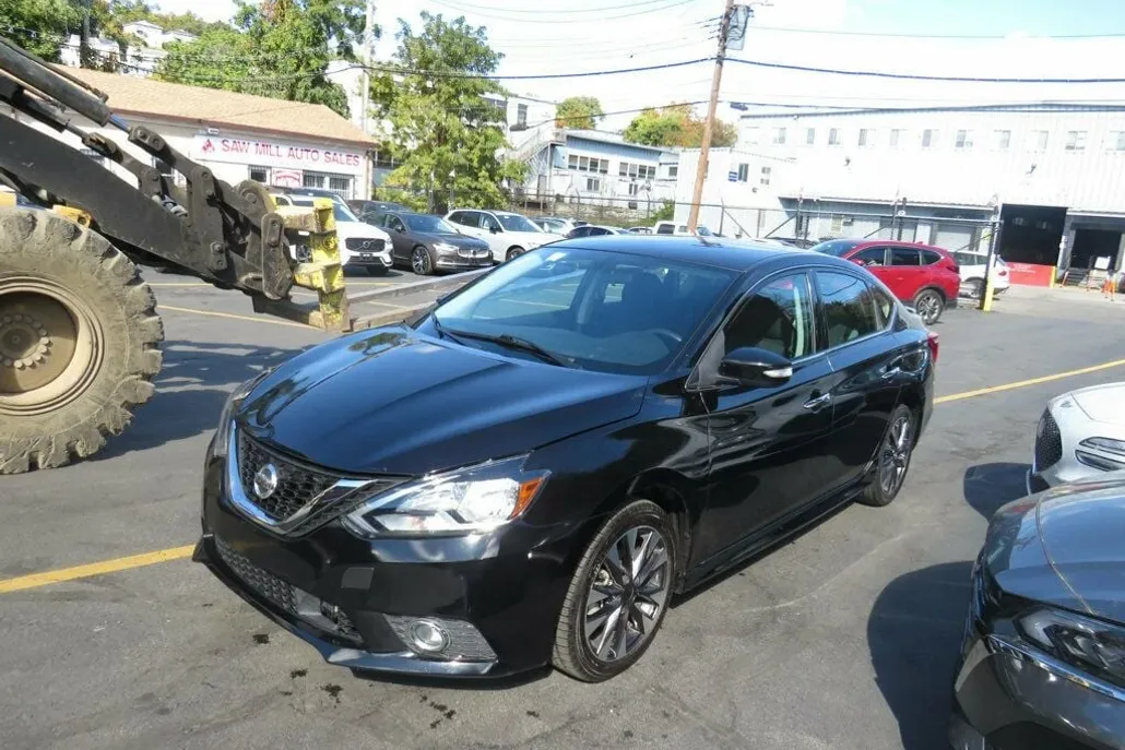 2019 Nissan Sentra SR photo 1