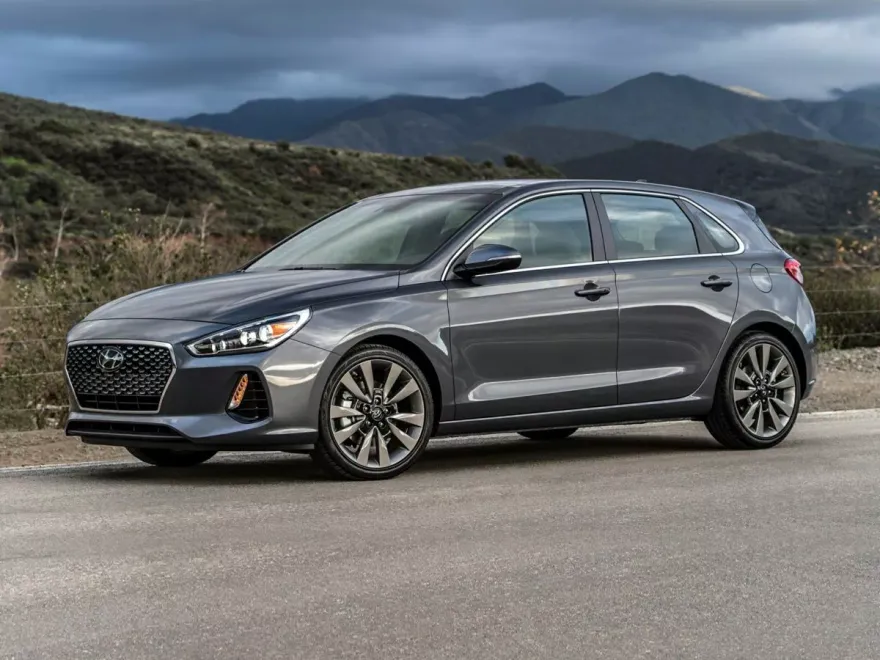 2018 Hyundai Elantra GT Base photo 1