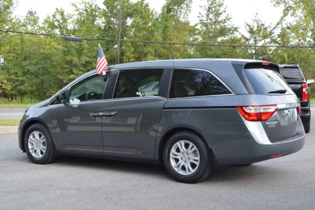 2013 Honda Odyssey EX-L photo 1