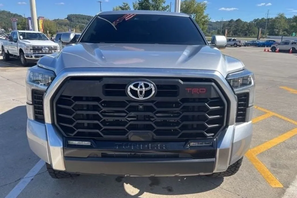 2022 Toyota Tundra Limited photo 1