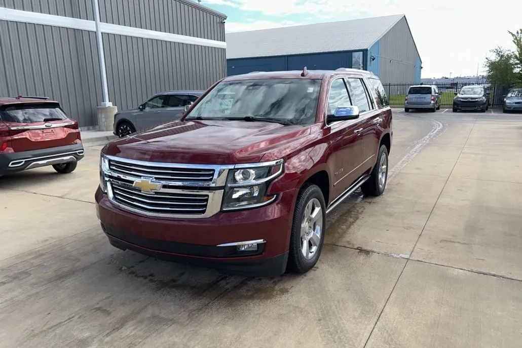 2017 Chevrolet Tahoe Premier photo 1