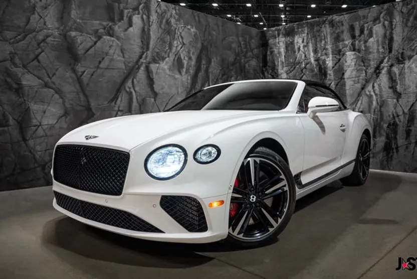 2022 Bentley Continental GT V8 photo 1