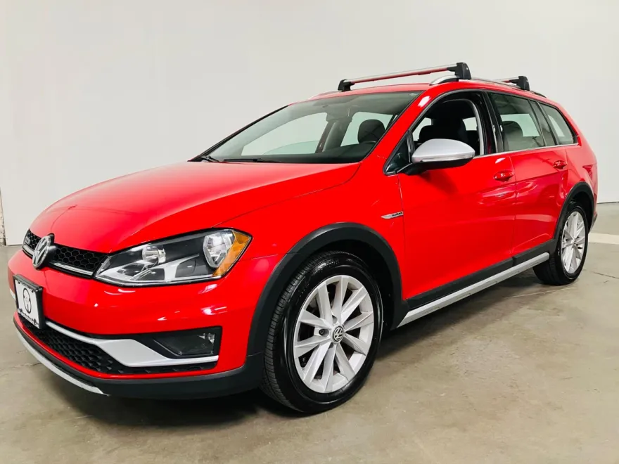 2017 Volkswagen Golf Alltrack SEL photo 1