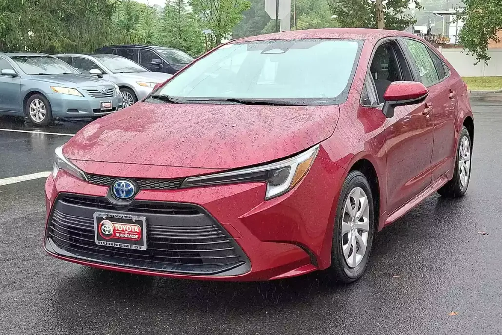 2024 Toyota Corolla Hybrid LE photo 1