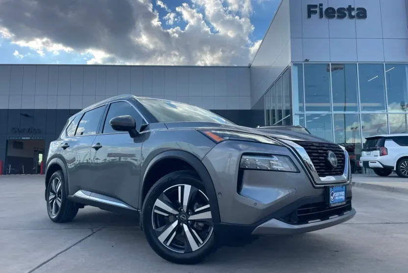 2023 Nissan Rogue SL photo 1