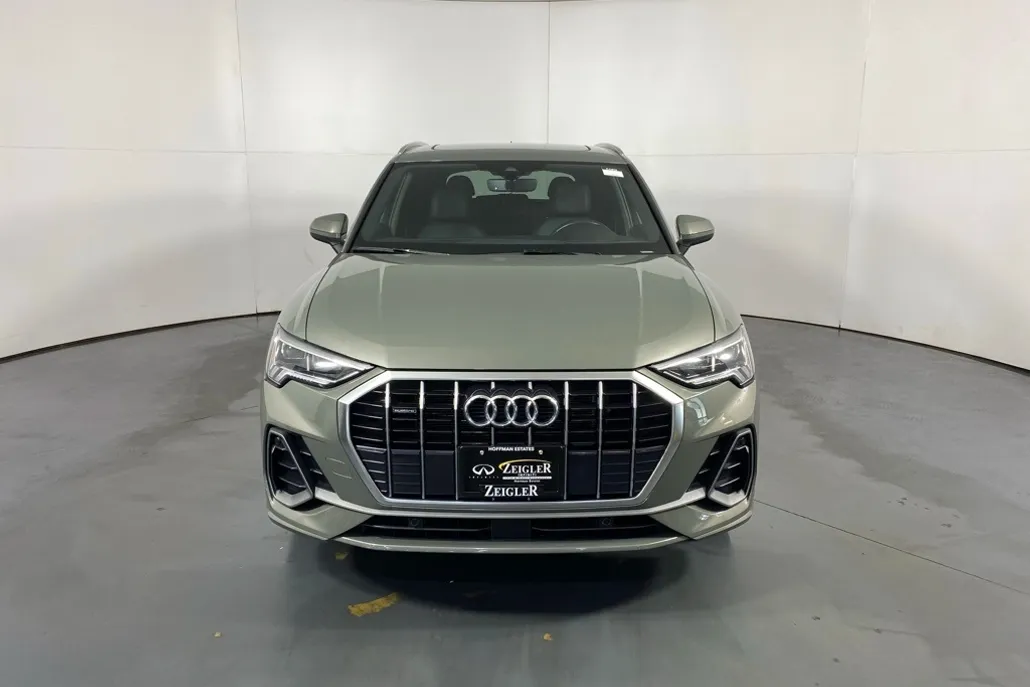 2024 Audi Q3 45 TFSI S line Premium photo 1