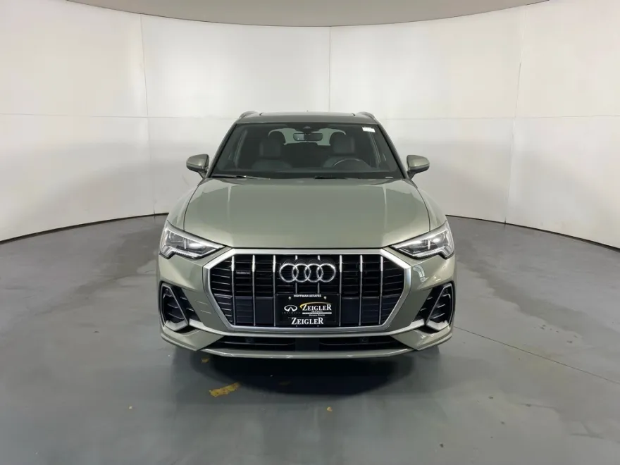 2024 Audi Q3 45 TFSI S line Premium photo 1