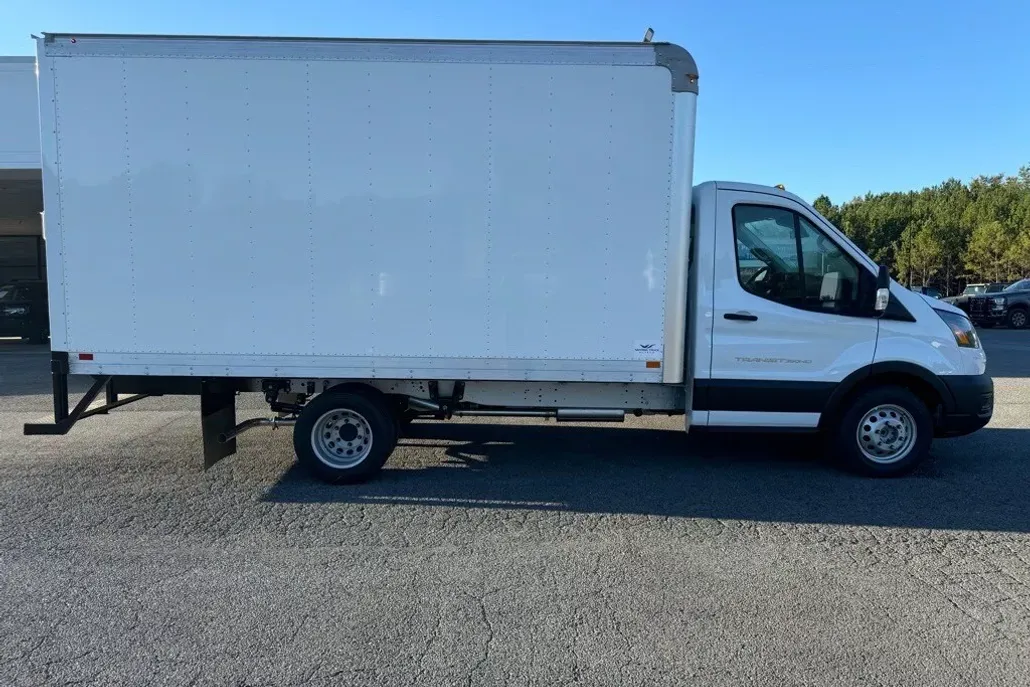 2024 Ford Transit Chassis Cab photo 1