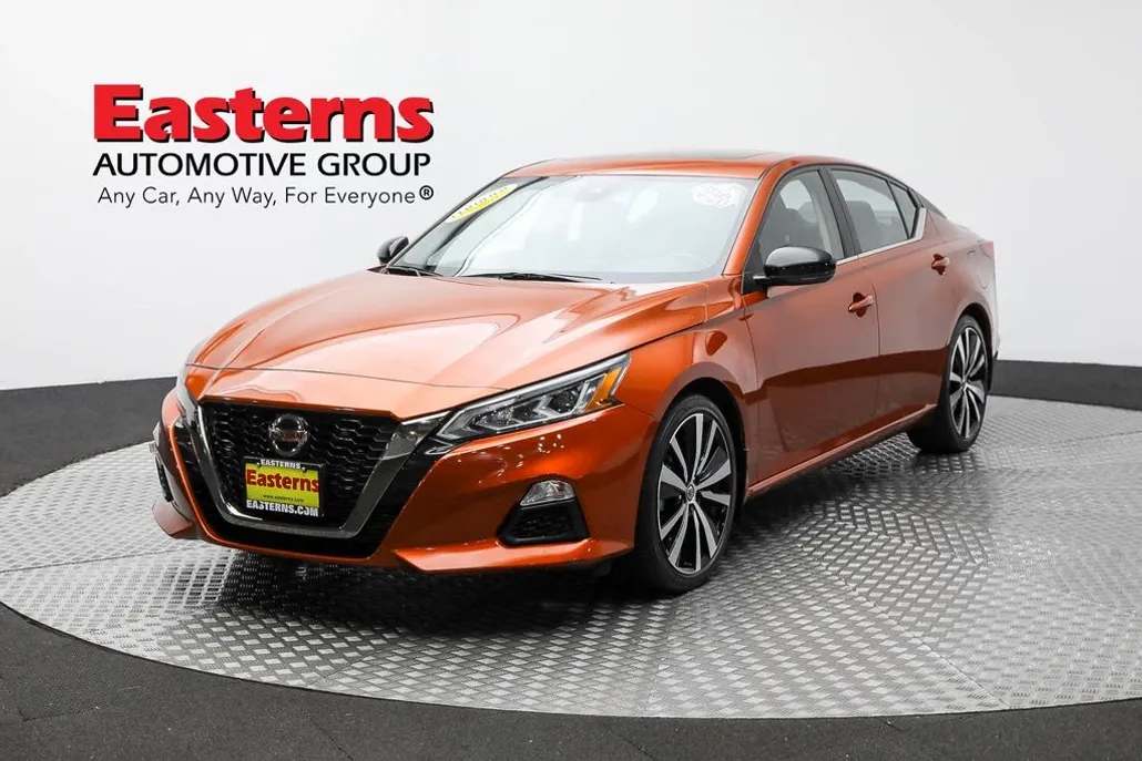 2022 Nissan Altima SR photo 1