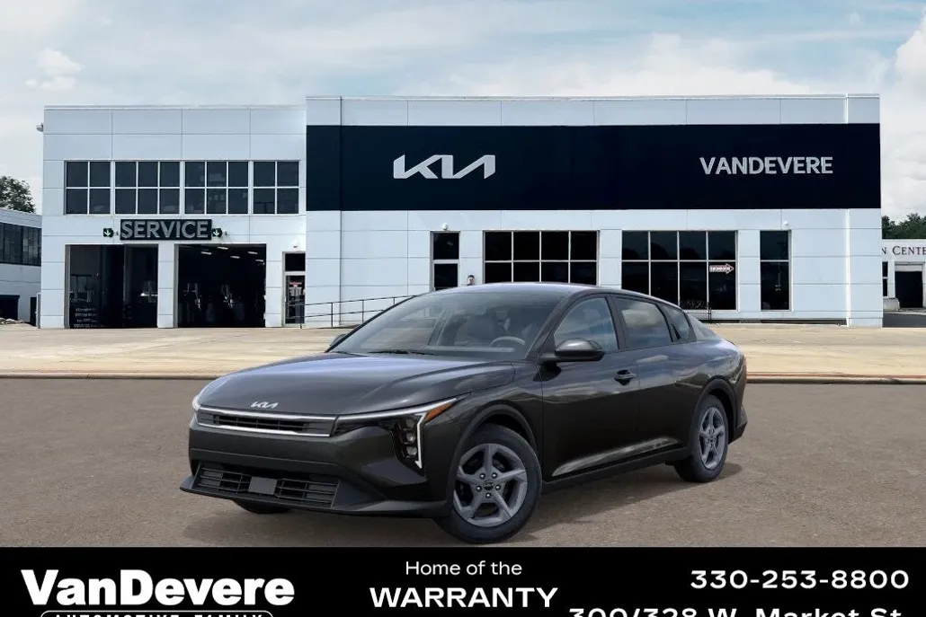 2025 Kia K4 LXS photo 1