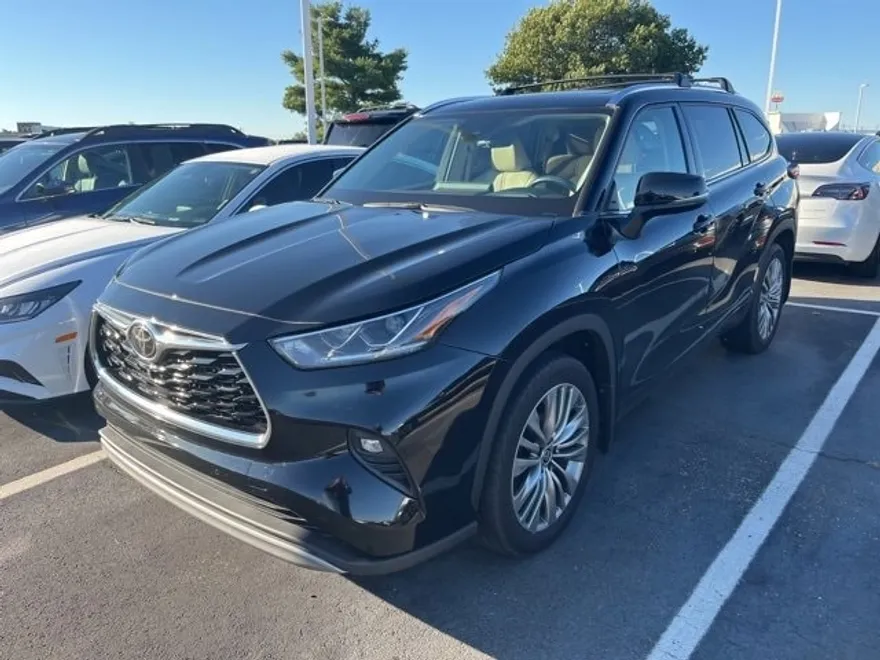 2021 Toyota Highlander Platinum photo 1
