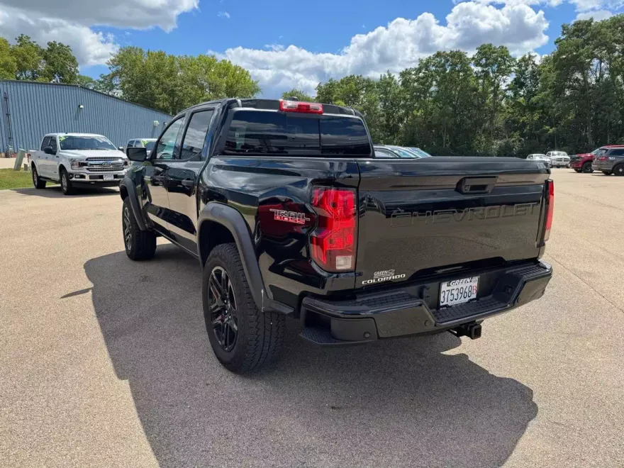 2024 Chevrolet Colorado Trail Boss photo 1