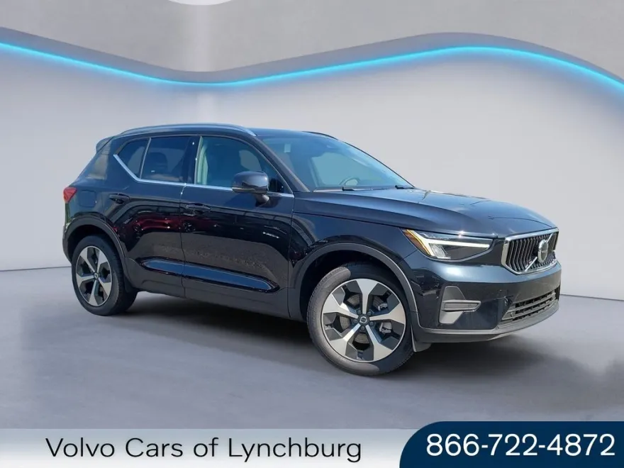 2025 Volvo XC40 Core photo 1